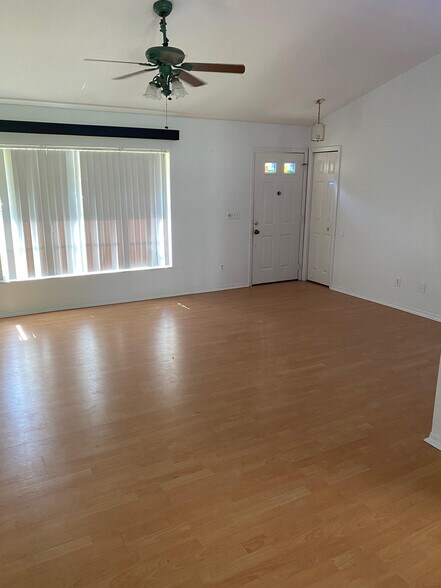 Building Photo - 10247 Northglen Drive