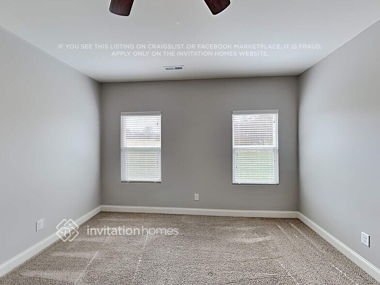 Building Photo - 2813 Santiago Circle