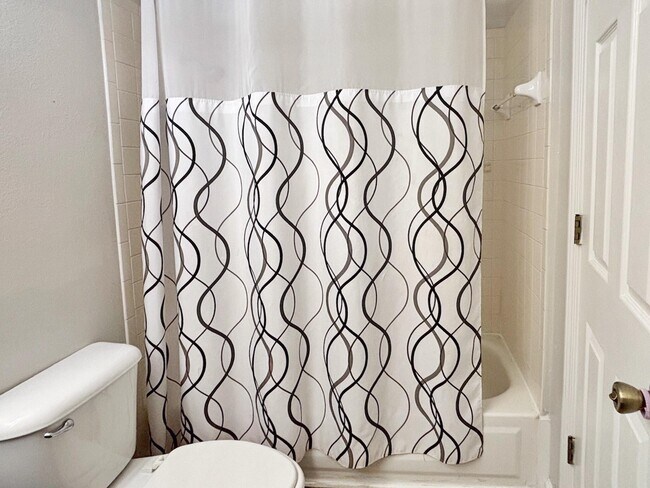 Building Photo - 200 Sandestin Ln