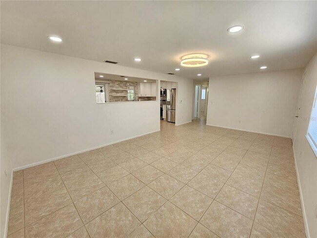 Building Photo - 8820 Pohoy Ave