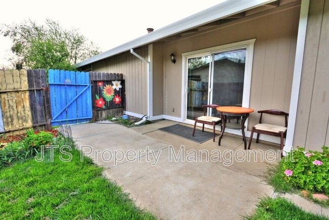 Building Photo - 8856 N Winding Way