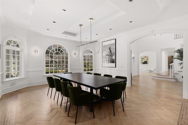 Building Photo - 218 Croton Ave