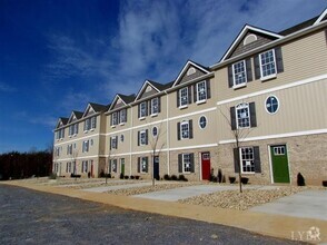Building Photo - Tavern Grove - 4 BR, 3.5 BA End Unit Townh...