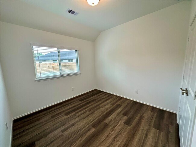 Building Photo - 31900 Retama Rnch Dr
