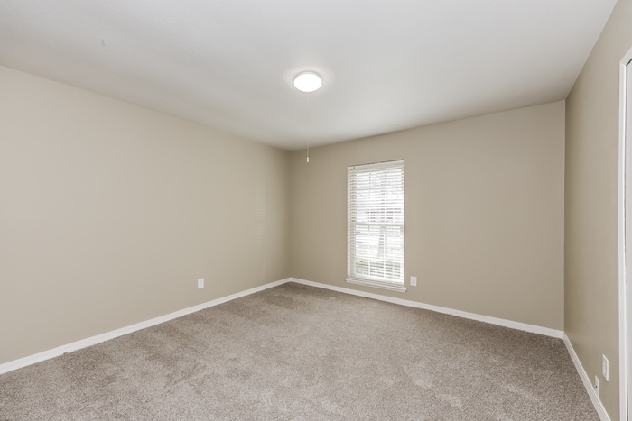 Building Photo - 404 Woodcrest Way