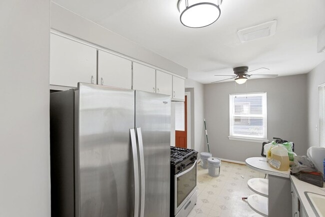 Building Photo - 3267 Walmar Dr