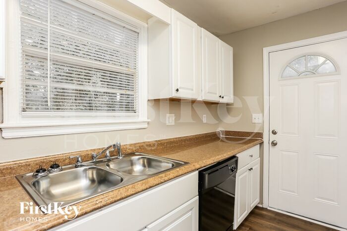 Building Photo - 1924 Shirley St SW