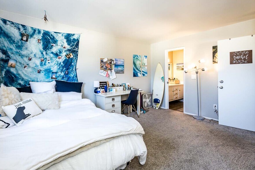 Building Photo - 1750 Prefumo Canyon Rd