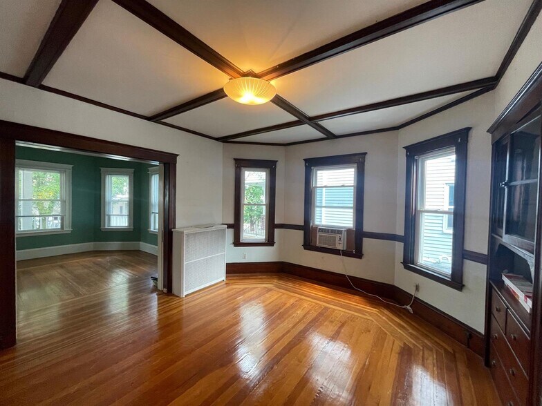 Building Photo - 4 Ossipee Rd