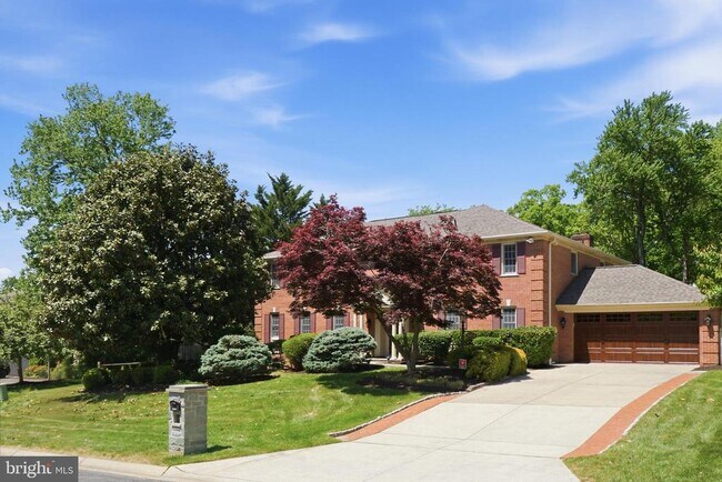 Building Photo - 9904 Hall Rd