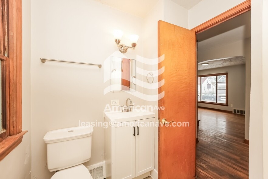 Building Photo - 364 E 330th St