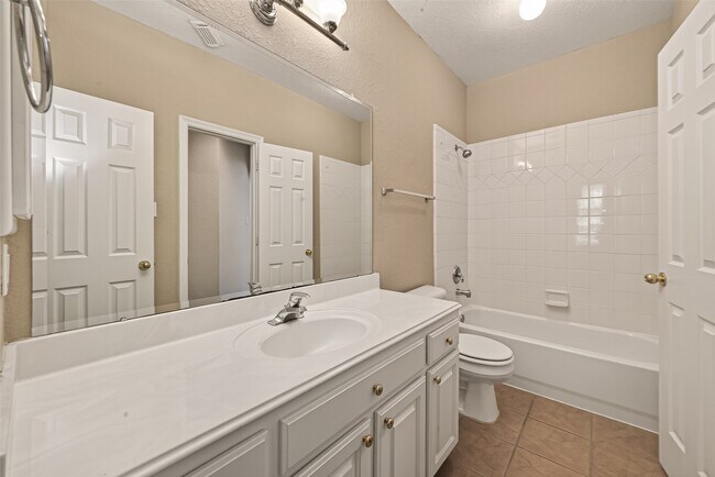 Building Photo - 8110 Clearwater Crossing