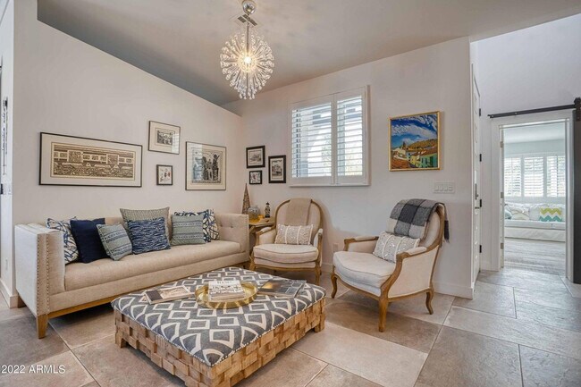 Building Photo - 3230 E Colter St