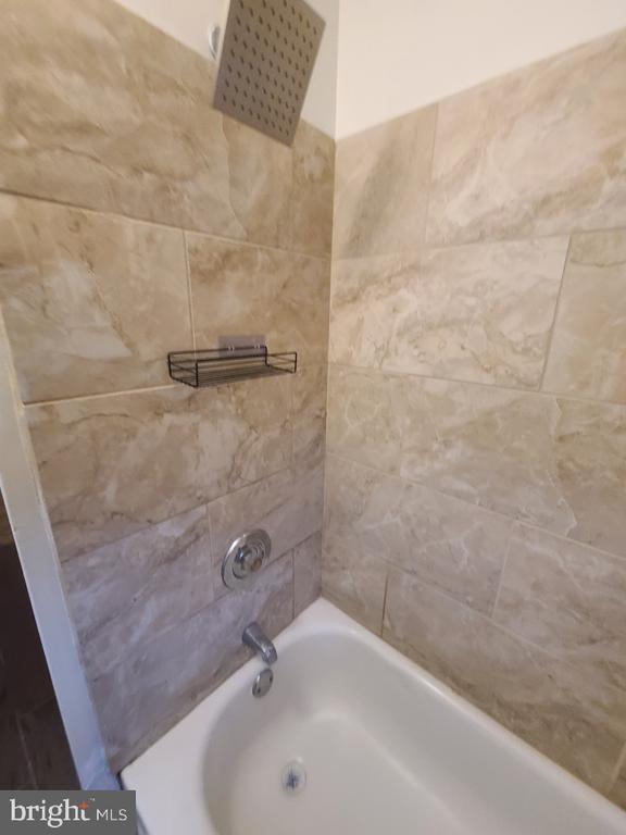 Building Photo - 403 Pennington Ave