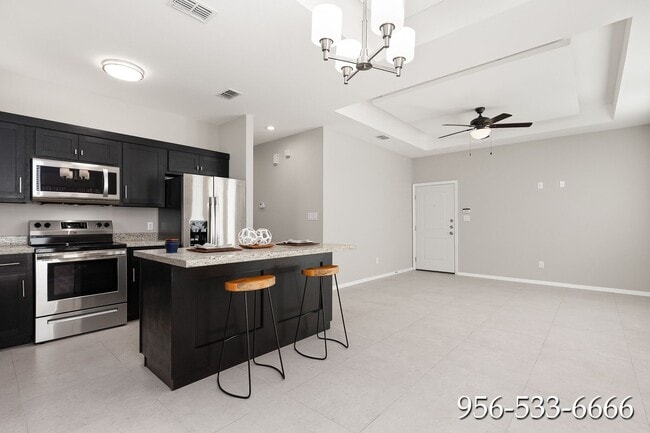 Building Photo - 1514 Deer Hls