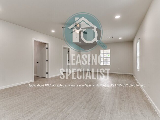 Building Photo - Norman 3 Bed 2 Bath New Custom Build Available for Immediate Move!!