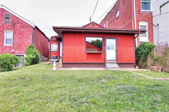 Building Photo - Completely renovated 3 bedroom 1 bath home...