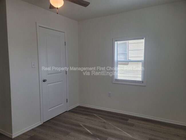 Building Photo - 407 Hemlock St