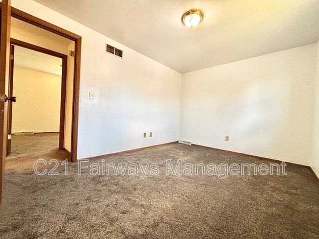 Building Photo - 616 Sandy Hill Rd