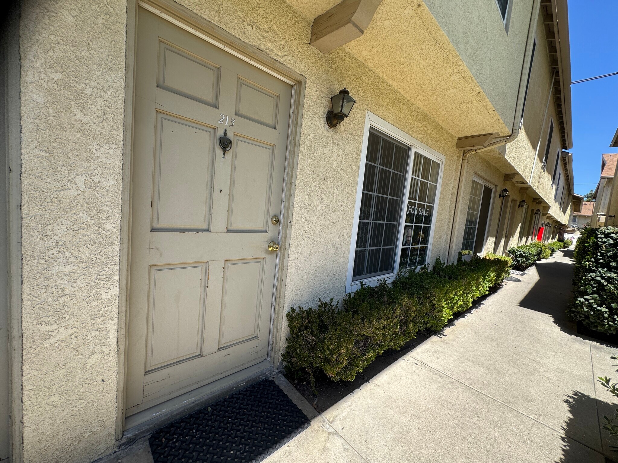 Building Photo - 10065 De Soto Ave