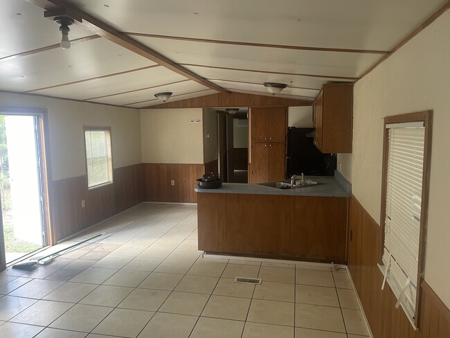 Building Photo - 17 Fleetwood Cir