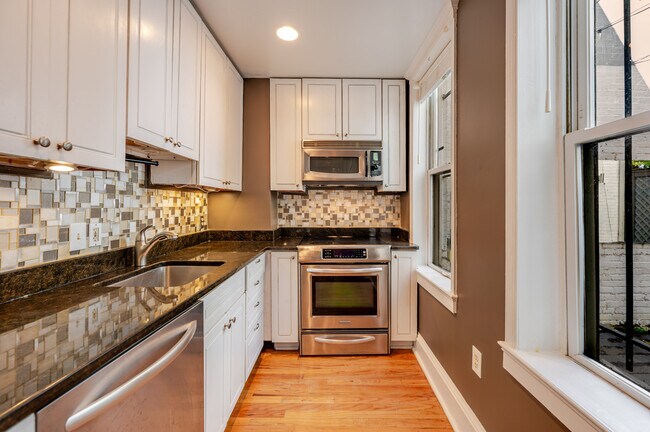 Building Photo - 938 O St NW