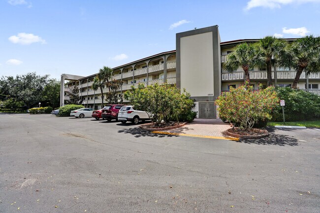 Building Photo - 1501 Cayman Way
