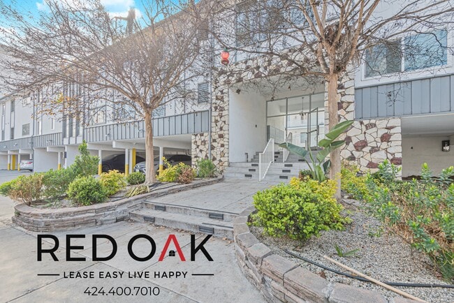 Building Photo - 515 S St Andrews Pl