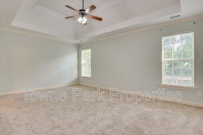 Building Photo - 1661 Jamestown Ave
