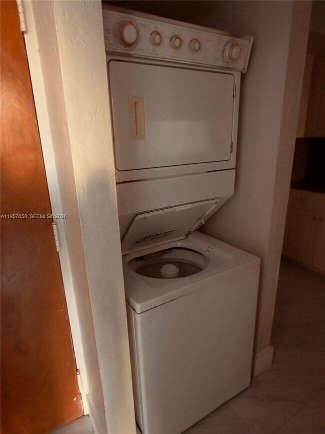 Building Photo - 11800 SW 18th St