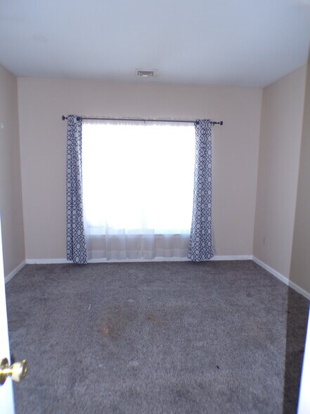 Building Photo - 2022 Mercer Way