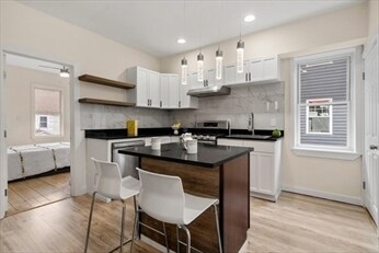 Building Photo - 3417 Washington St