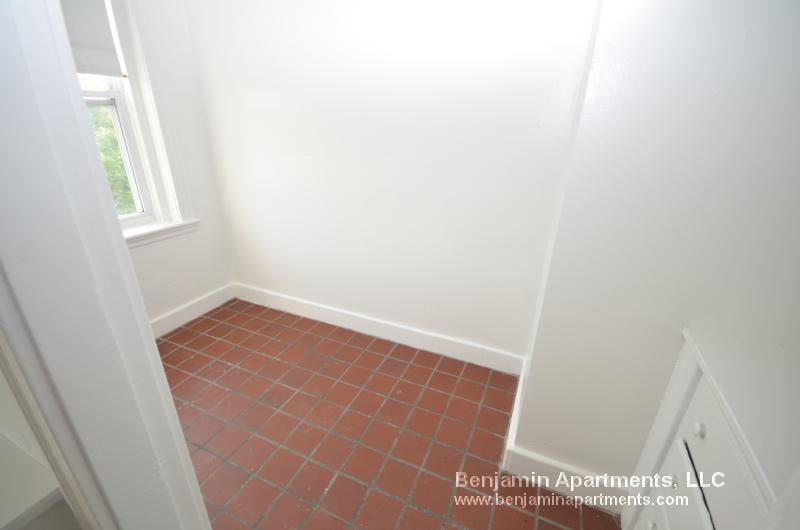 Building Photo - 66 Chiswick Rd