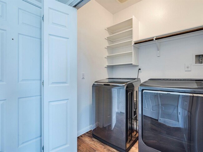 Building Photo - 398 Wapiti Rd