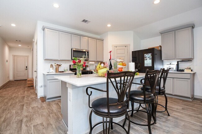 Building Photo - 8134 Sugar Cane Ln