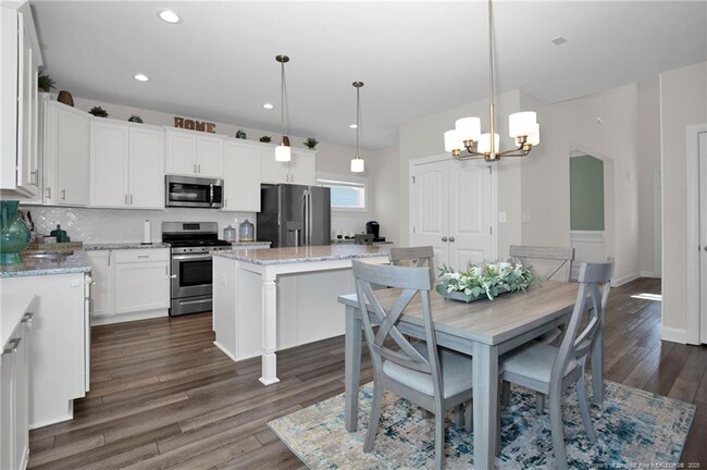 Building Photo - 5369 Debut Ave