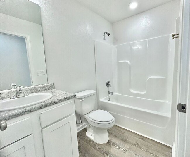 Building Photo - 5386 Peach Dr