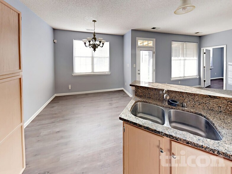 Building Photo - 3846 Tioga Ln