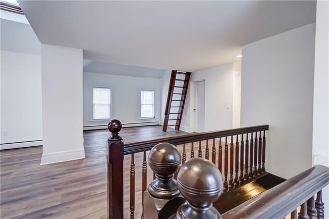 Building Photo - 8 Sibley Pl