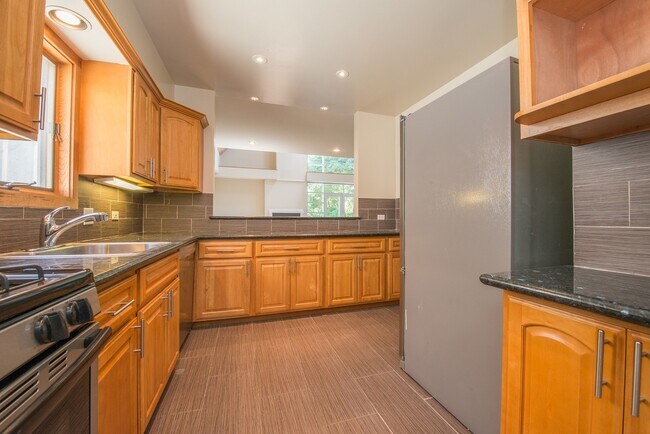 Building Photo - 1425 Walnut St