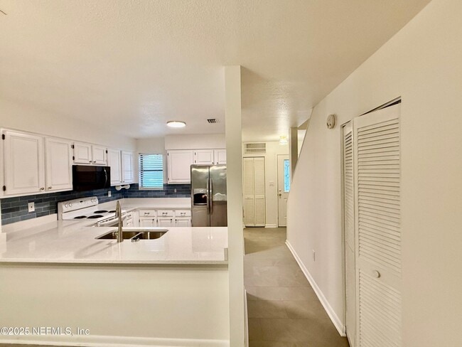 Building Photo - 1604 Arcadia Dr