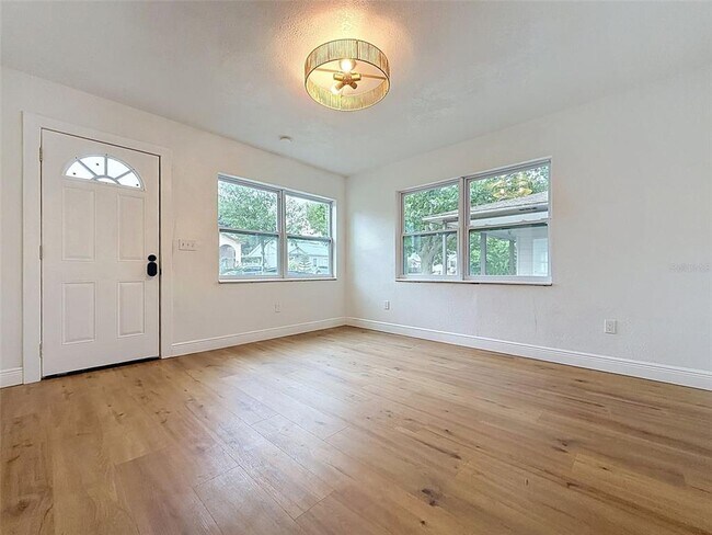 Building Photo - 3316 W Nassau St