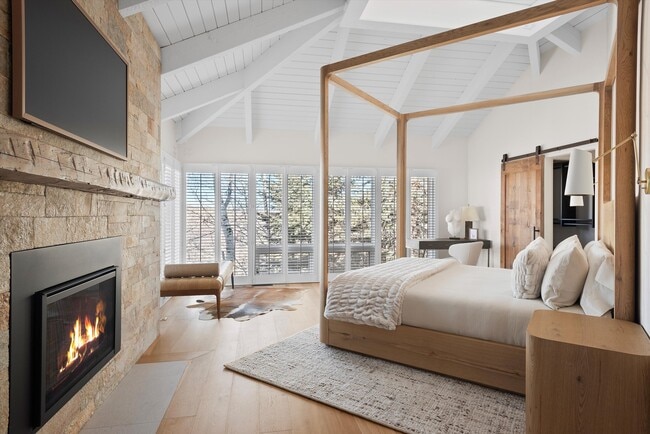 Building Photo - 18 Edgewood Ln