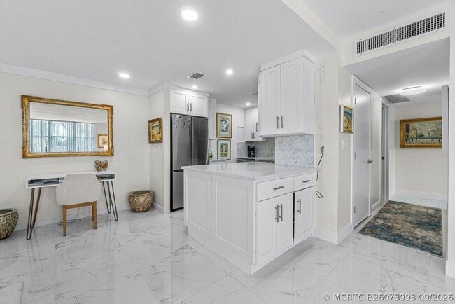Building Photo - 2600 N Flagler Dr