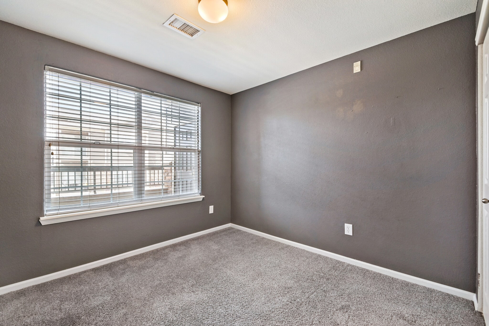 Building Photo - 3000 Blue Sky Cir