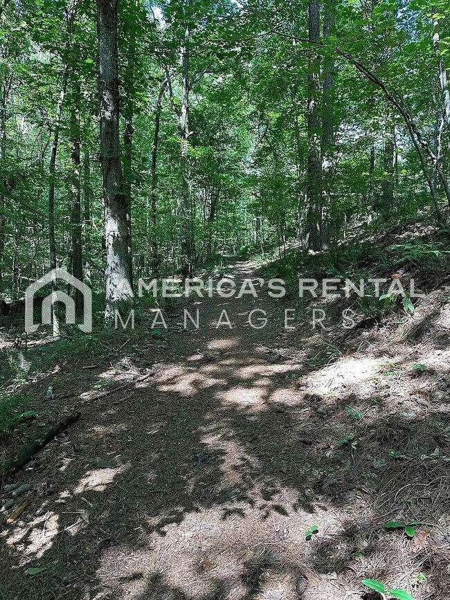 Building Photo - Modern Elegance at Unali Townes!