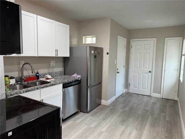 Building Photo - 3114 58th Ave N