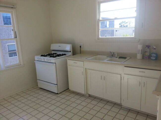 Primary Photo - 1306 Princeton St