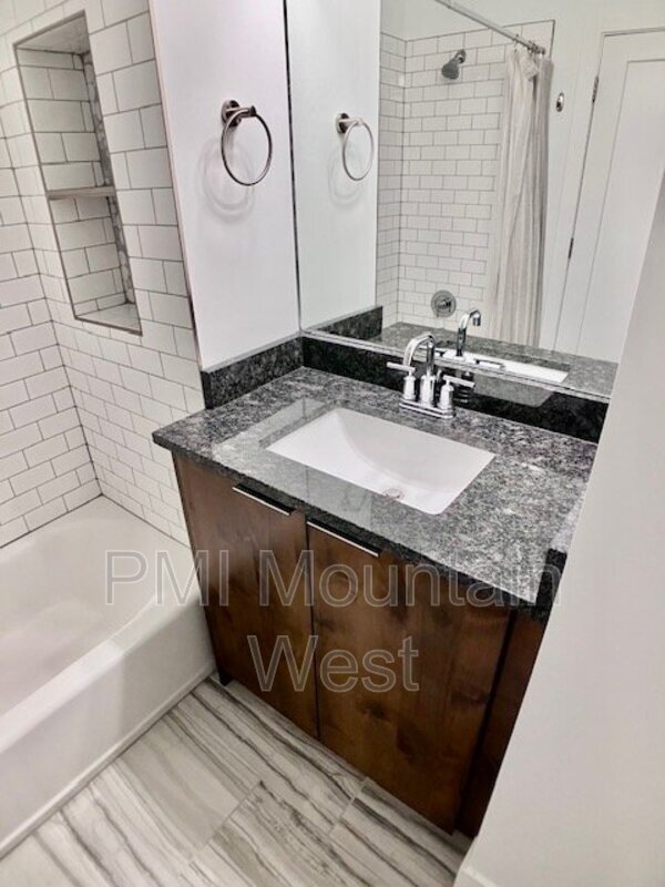 Building Photo - 503 W 2275 N