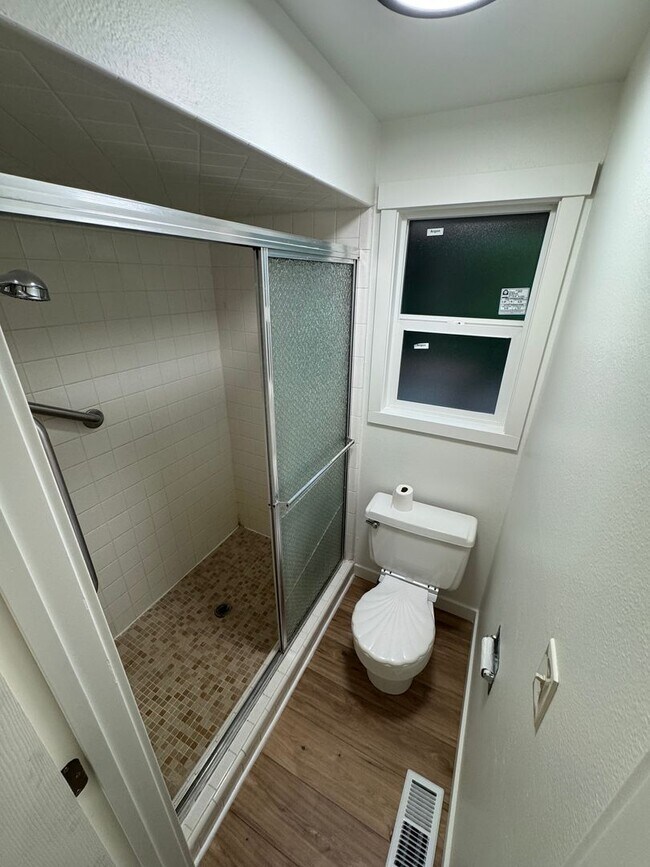Building Photo - Beautifully Renovated 4-Bedroom Home in NW Corvallis
